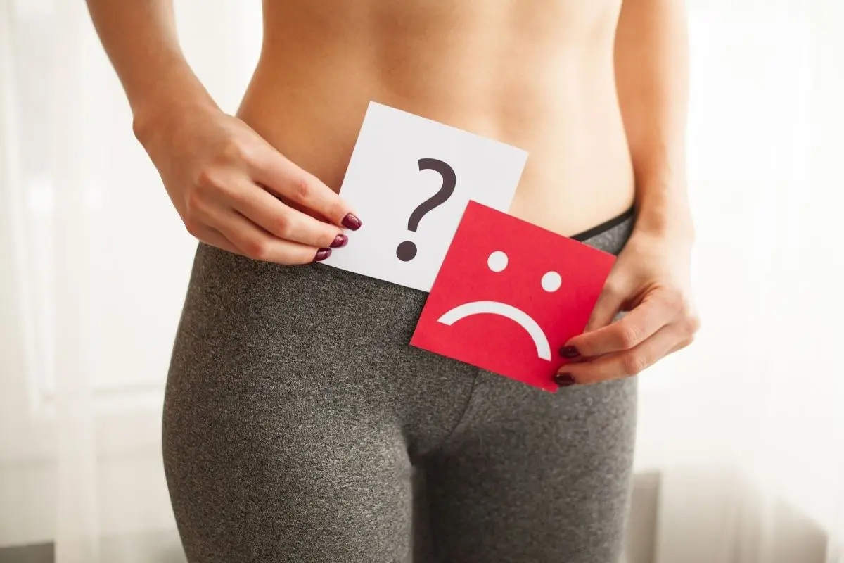Vajina beyazlatma ve genital bölge renk açma uygulamaları hakkında bilgilendirme amacıyla kullanılan kadın üreme sistemi anatomik modeli.
